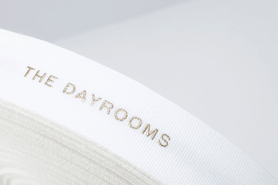 Dayroom品牌女裝店VI設(shè)計(jì)及專賣店設(shè)計(jì)欣賞 女裝品牌VI設(shè)計(jì)